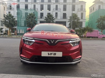 Xe VinFast VF8 Eco 2026
