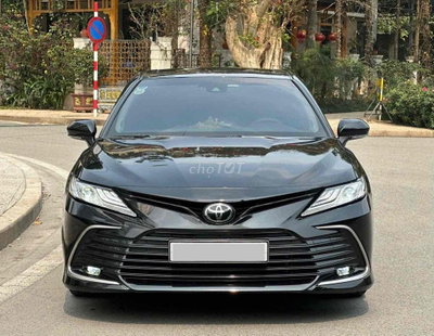 Toyota Camry 2023 2.0Q Đen odoo 50000 km siêu đẹp