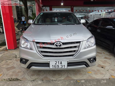 Xe Toyota Innova 2.0E 2015