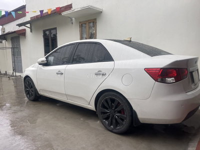 KIA Forte 2010 Trắng