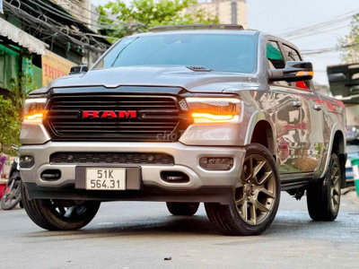 RAM 1500 Laramie Night Edition sx 2022