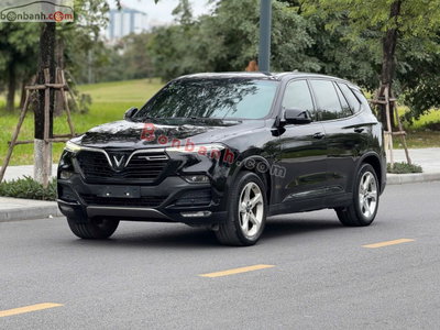 Xe VinFast Lux SA 2.0 Base 2.0 AT 2019