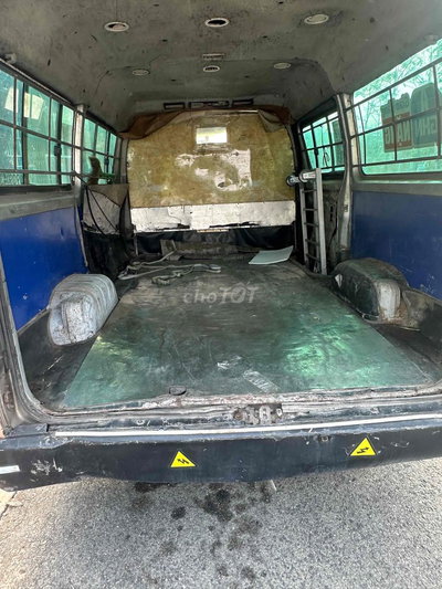 Toyota Hiace 2005 Commuter 2.7 - 550000 km