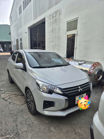 Mitsubishi Attrage MT Trắng