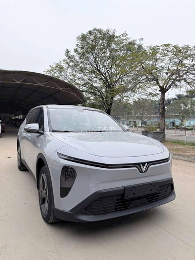 VinFast VF MPV7 7 chỗ Xám