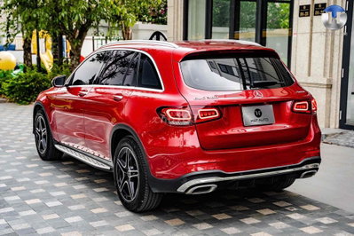 Mercedes-Benz GLC300 2022 V1 màu đỏ tuyệt đẹp