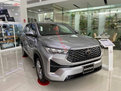 Xe Toyota Innova Cross HEV 2.0 CVT 2026