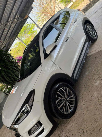 Hyundai Tucson Trắng 5 chỗ