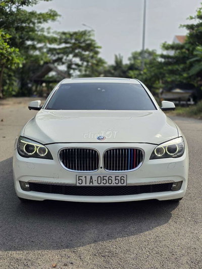 Cần bán BMW 750Li model 2010 xe cực kì đẹp