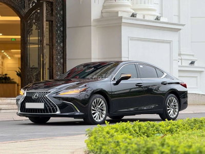 Lexus ES 250 2023 sang, thanh lịch, đi ít, giữ giá