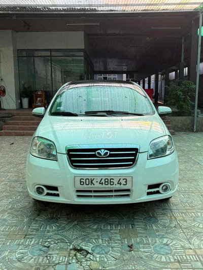 Gentra 2009 số sàn. xe sẵn đi