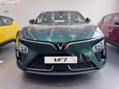 Xe VinFast VF7 Plus AWD 2026