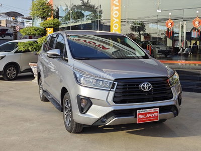 Innova 2.0E 2023 lướt 27.000km, lên full phụ kiện