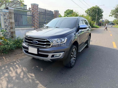 Bán Ford Everest Titanium 4WD màu xám 2018 dk 2019