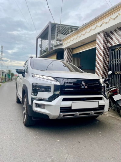 Mitsubishi Xpander Cross AT 2024 màu trắng