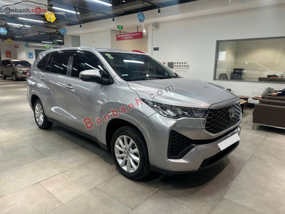 Xe Toyota Innova Cross 2.0V CVT 2025