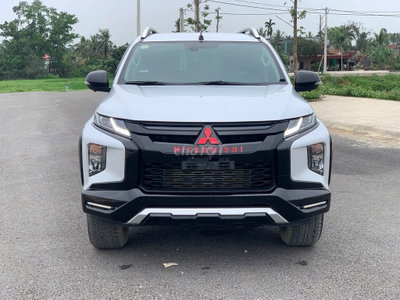 Mitsubishi Triton Athlete 2021 Trắng 79000km 1 cầu