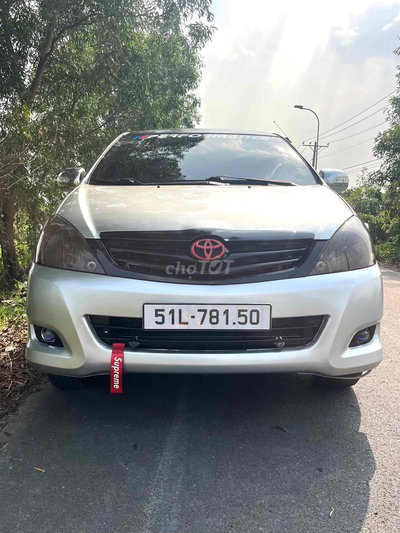 Toyota Innova 2011 G Bạc