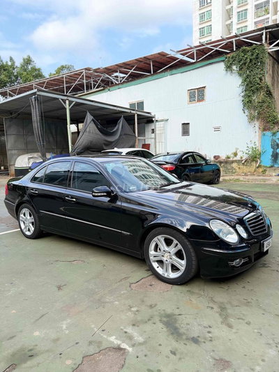 Mercedes-Benz E200 2007 Đen