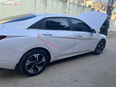 Xe Hyundai Elantra 1.6 AT Đặc biệt 2024