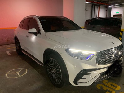 Mercedes-Benz GLC 300 2023 Trắng 20.000 km