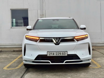 Xe điện VinFast VF9 Plus 2025 Trắng