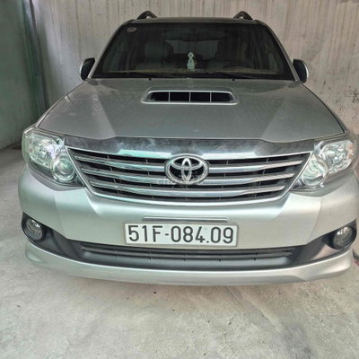 Toyota Fortuner 2014 - 67300 km máy dầu
