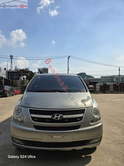 Xe Hyundai Grand Starex Van 2.4 MT 2011