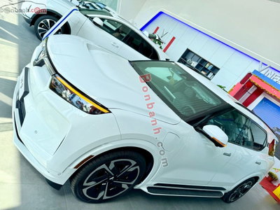 Xe VinFast VF9 Plus 7S 2025