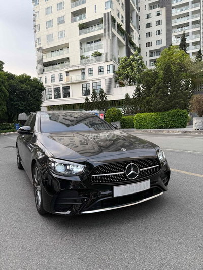 Mercedes-Benz E300 2023 9000km Đen