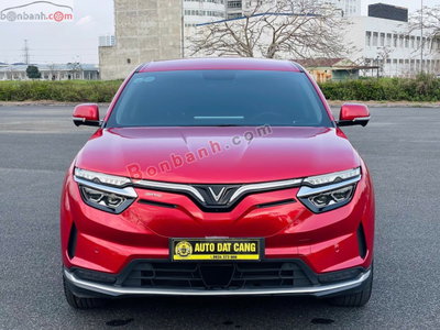 Xe VinFast VF8 S 2024