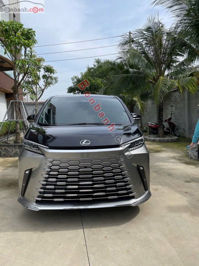 Xe Lexus LM 500h 2024