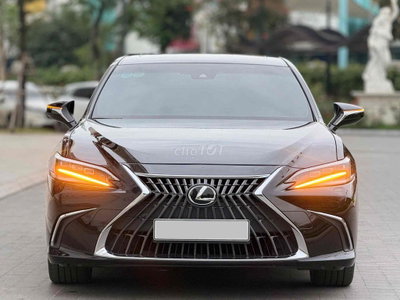 Lexus ES 2023 - 27000 km