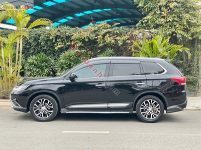 Xe Mitsubishi Outlander 2.0 CVT 2017