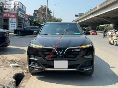 Xe VinFast Lux SA 2.0 Base 2.0 AT 2019
