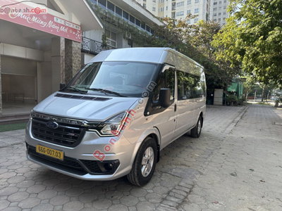 Xe Ford Transit Tiêu chuẩn 2023