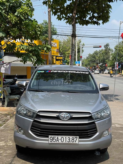 Toyota Innova E 2019 Bạc xe gia đình tặng hết đồ