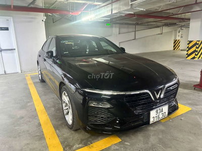 VinFast Lux A Bản Base Đen 93000 km