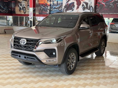 Toyota Fortuner 2022 80000 km chuẩn zin hãng