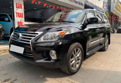 Lexus LX570 Up mẫu 2015 Đen