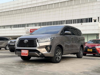 Toyota Innova 2022 2.0E - Số Sàn - Đồng Ánh Kim