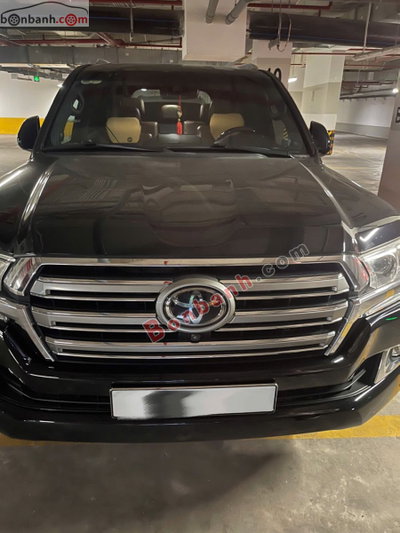 Xe Toyota Land Cruiser 5.7 V8 2016