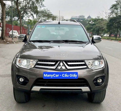 Mitsubishi Pajero Sport 3.0AT 4WD tự động 2 cầu