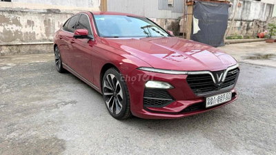 VinFast Lux A2.0 Turbo Đỏ