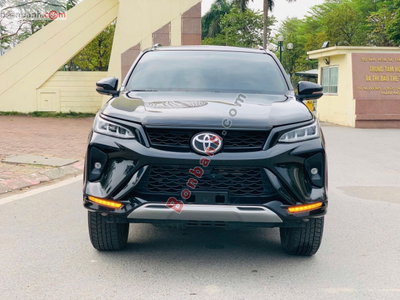 Xe Toyota Fortuner 2.4G 4x2 AT Legender 2021