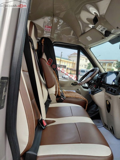 Xe Ford Transit Standard MID 2016