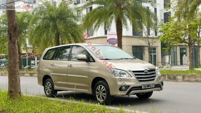 Xe Toyota Innova 2.0E 2015