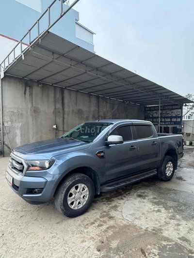 Ford Ranger Xanh