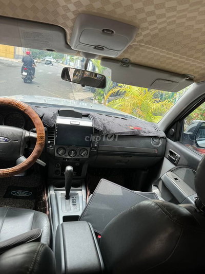 Ford Everest Bạc 7 chỗ