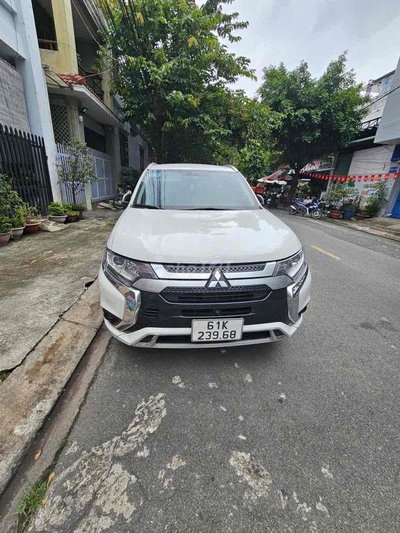 Mitsubishi Outlander 2023 Trắng 30000 km